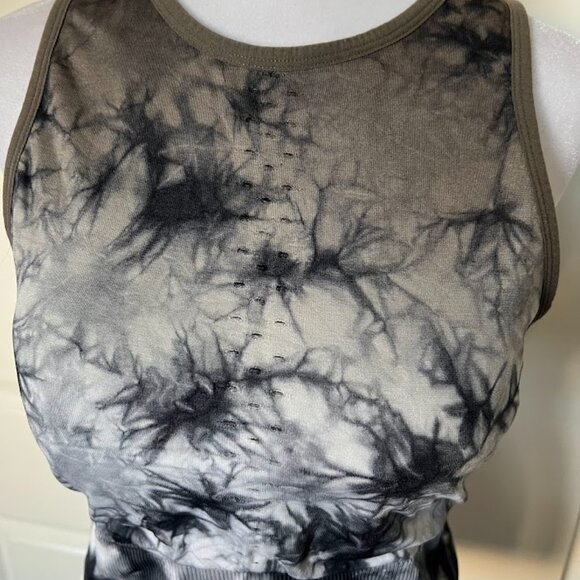 Max Studio Performance Gray Tie Dye Sports Bra Crop Top Size Medium - Picture 2 of 10